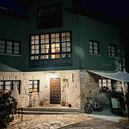 Acogedora Casa En Arangas Cabrales بيت للعطل *