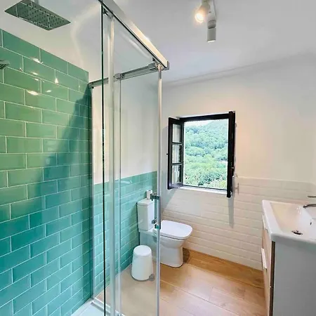 펜션 Acogedora Casa En Arangas Cabrales *